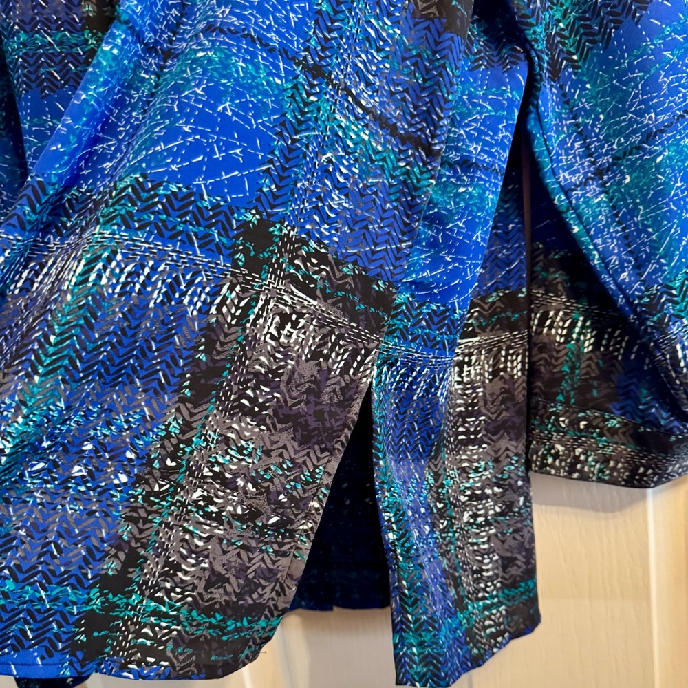 Investments Slim Factor Vibrant Blue and Black Shirt - Picture 6 of 10